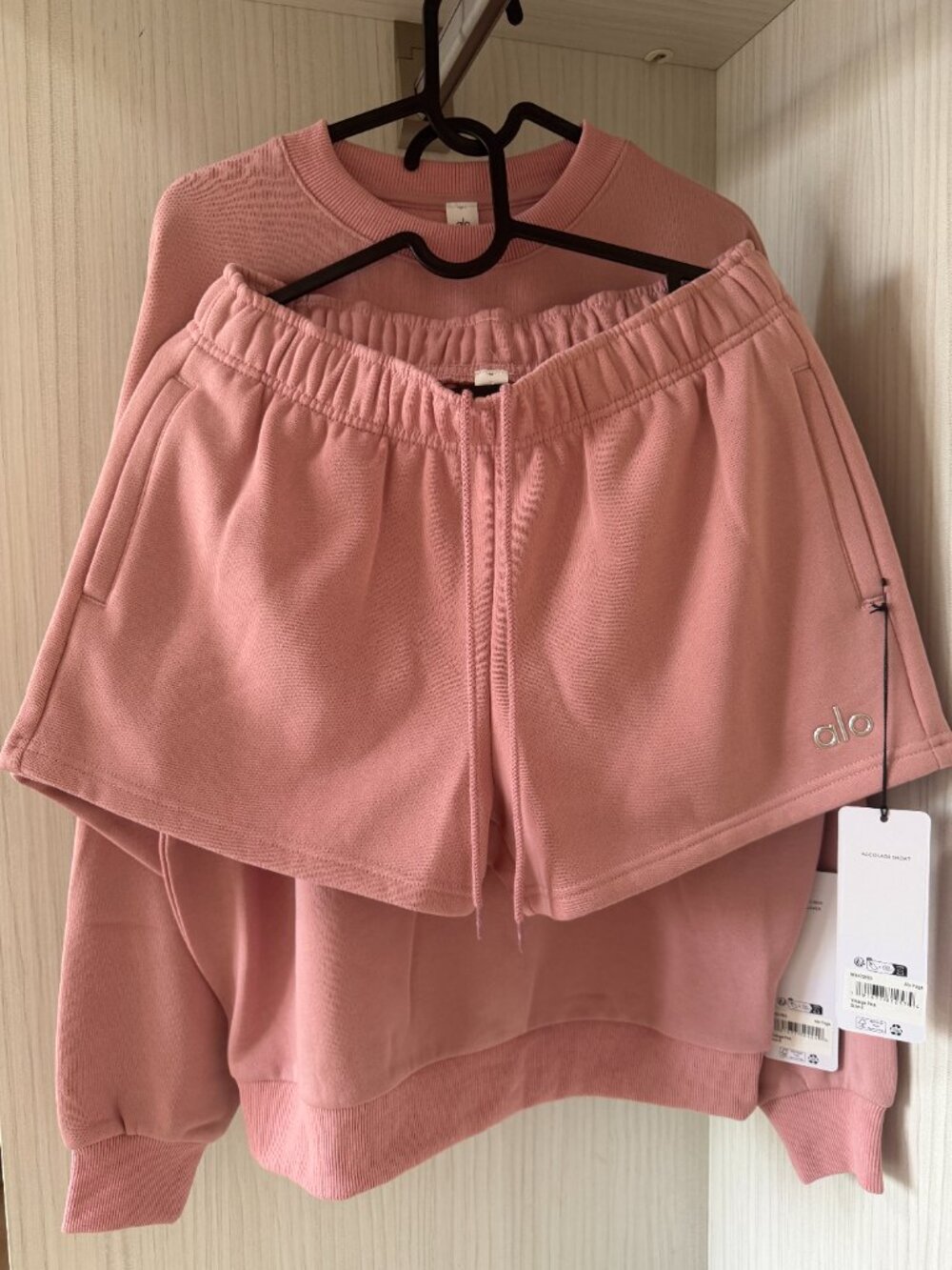 NWT Alo Yoga Accolade Pullover Sweatshirt Vintage Pink - Back to School Must Hav - Picture 2 of 6